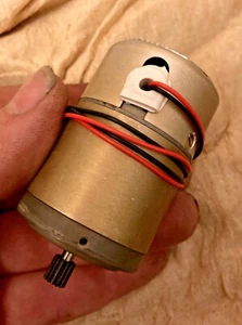 C-130 GE Av Actuator Motor Barber-Colman DYLM43402-3 41003 NSN 6105-00-832-3140 - Picture 1 of 10