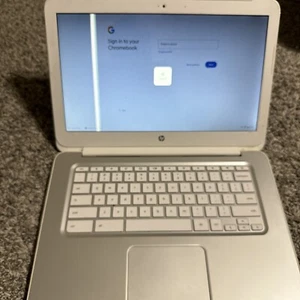 HP Chromebook 14 G1 SMB F7W49UA#ABA 14"4GB RAM 16GB SSD Netbook Damaged Screen - Picture 1 of 4