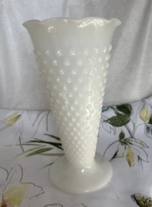 MCM Anchor Hocking Hobnail Milk Glass Vase Dots White Trumpet Shape Scallop 9.5" - Picture 1 of 4
