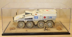 Bundeswehr Panzer, LKW UN Vereinte Nationen, Vitrine, Soldat, 1:24 - Bild 1 von 14