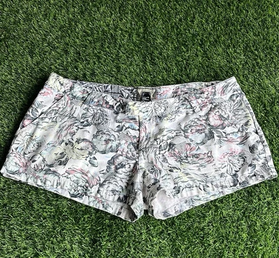 Volcom Floral Print Shorts Size 11 Juniors  - Image 1 of 4
