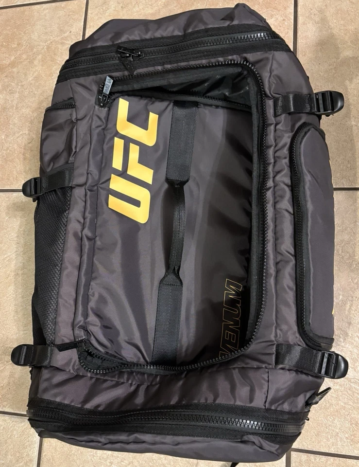 Mochila Oficial UFC Venom Fight Kit Foto 1 de 4