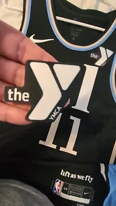 Camiseta deportiva auténtica negra de los Atlanta Hawks 2023-24 para presentar parche patrocinador de la YMCA - Imagen 1 de 4