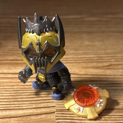 Figura Treasure X sumergida en oro Exis King Knights Heroes Vs Shadow 2,75" funciona Foto 1 de 4