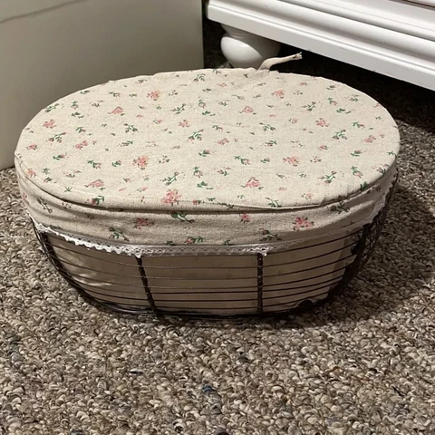 Oval Shaped Wire Basket with Liner & Lid ~ Unique Vintage Cover