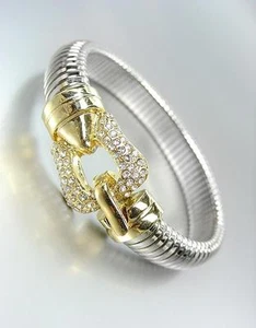 MAGNÍFICO Brazalete Omega Grueso Estilo Diseñador Cristales Dorados Hebilla Plateado - Imagen 1 de 2
