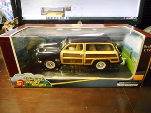 Puzzle Makers - 1949 Ford Woody Wagon (1:24) (L-1) - Picture 1 of 1