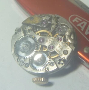 Pre-1920? Early Bulova 9 1/2 Lignes di Tissot 17 Jewels 4 regolazioni - Movt per ricambi! - Foto 1 di 11