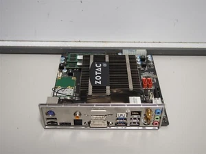 Zotac IONITX-S-E Mini ITX Atom D525 NVIDIA ION scheda madre - Foto 1 di 8