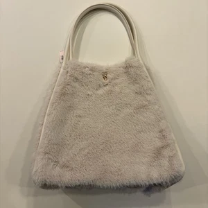 Borsa da viaggio Victoria’s Secret Luxe panna in pelliccia sintetica - grande - Foto 1 di 8