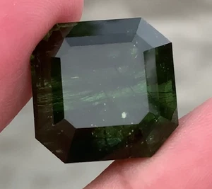 VS 38,30 CT natürlicher dunkelgrüner Rutil-Peridot-Edelstein... - Bild 1 von 3