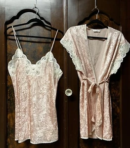 VTG LUCIE ANN II 2 Pc Chemise & Robe Sz S Short Pink Lingerie Cream Lace Trim - Picture 1 of 19