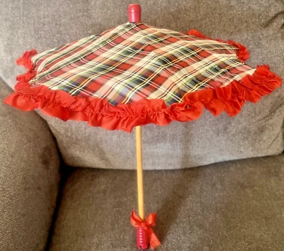 VINTAGE 1930's PLAID CHILD'S PARASOL - Image 1 of 4