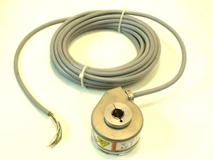 New Kubler Type 8.5820M.0G20.0100.0006 Hollow Shaft Incremental Rotary Encoder - Picture 1 of 7