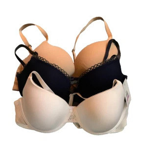 Calvin Klein BH 34D two, Gap Body 34D one, 3 BHs insgesamt, 1 neu mit Etikett, 2 gebraucht - Bild 1 von 10