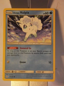 110PK039 - Alolan Vulpix - 39/236 - Eclipse Cósmico - Común - Imagen 1 de 2