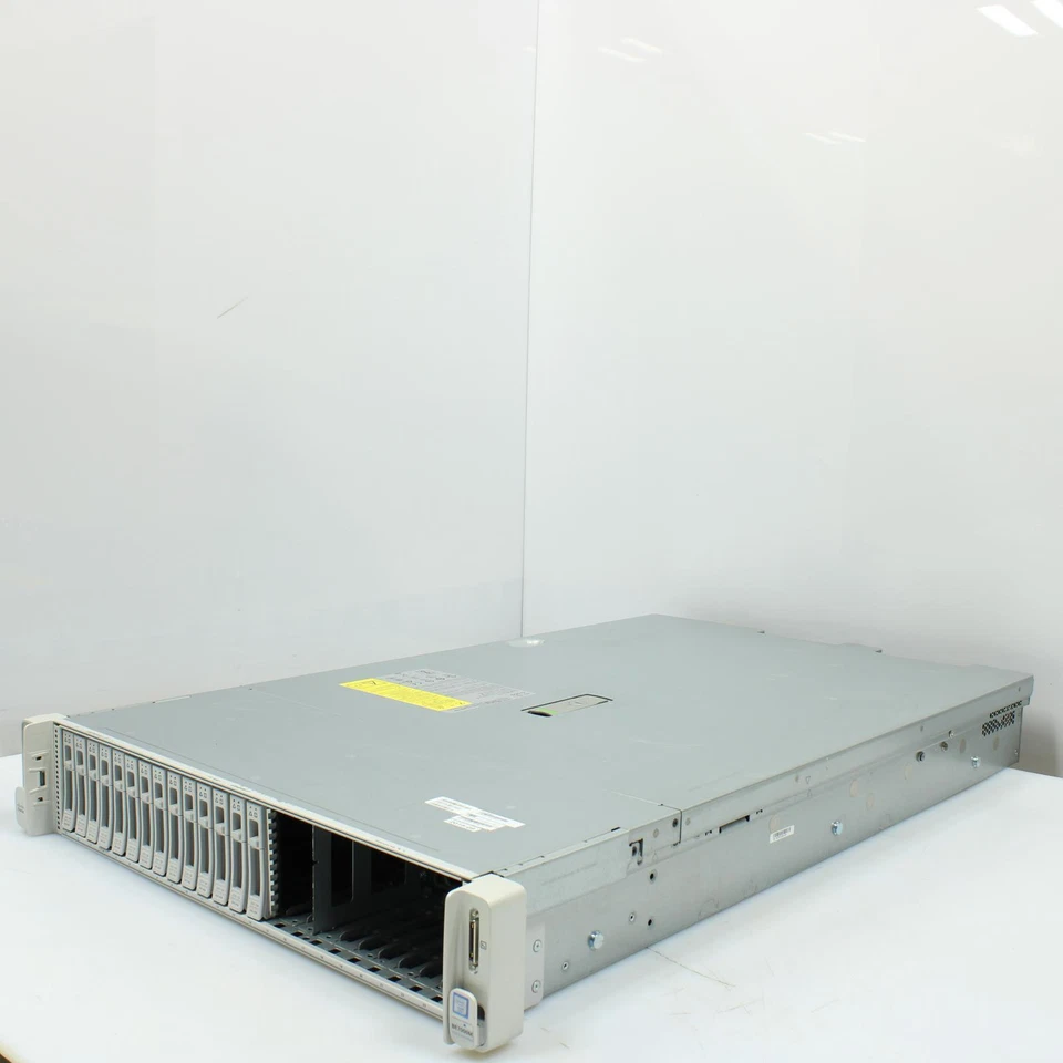 Cisco UCS-C240-M5 24 bahías 2,5" Xeon Gold 6132 96 GB de RAM sin unidades/servidor de sistema operativo Foto 1 de 4