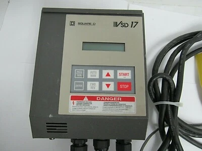 SQUARE D VSD17U18P16 SPEED DRIVE CONTROLLER W/ CORDS - Image 1 of 4