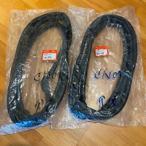 01-05 for Honda Civic ES 4D DX LX EX sedan front door weatherstrip rubber seal - Picture 1 of 5