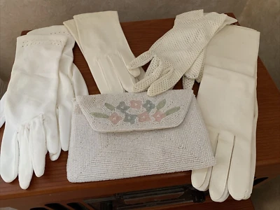 Lote de 4 guantes blancos vintage para mujer, talla pequeña y bolso Richere con cuentas de Walborg Foto 1 de 4