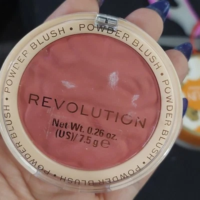 NUEVO Rubor Makeup Revolution en Rose Kiss Foto 1 de 2