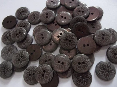 50 x Etched Flower Design Buttons 18mm Brown Cardigan Knits Clearance T76 - Image 1 of 2