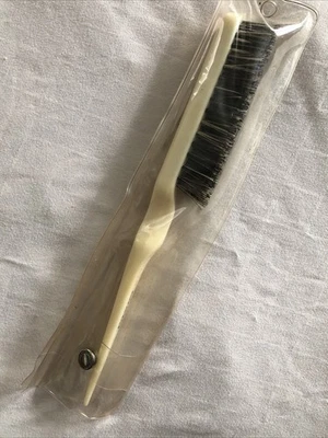 Cepillo de pelo vintage de cerdas de jabalí con mango de cola de rata de Mohawk Foto 1 de 4