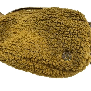 Lululemon Everywhere Belt Bag - Picture 1 of 5