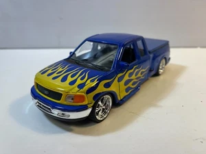 Ford F-150 Custom New No Box in 1/24 Scale Diecast by Welly - Picture 1 of 7