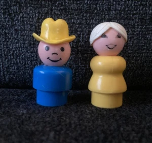 Vintage Fisher-Price Little People Cowboy/Bauerin und Frau mit weißen Haaren - Bild 1 von 5
