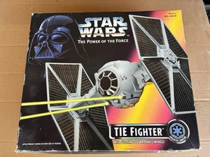 Cravatta Star Wars Power of the Force 1995 con espulsione ali pannello solare - Foto 1 di 2