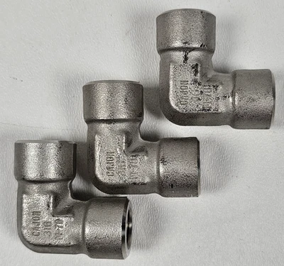 Lot of 3, 1/4 FNPT x 1/4 FNPT 316ss Elbow Pipe Fitting Swagelok SS-4-E - Image 1 of 4