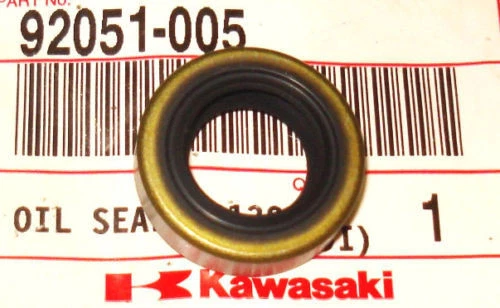 KAWASAKI KDX80,KDX200, KDX220, KDX250,KLX250, KLX300 ENGINE SHIFT SHAFT OIL SEAL - Image 1 of 1
