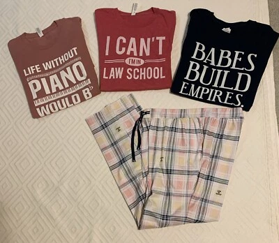 Lote de 4 Calças de Dormir Pequenas Femininas Life Is Good e Camisetas Gráficas Loungewear - Imagem 1 de 4