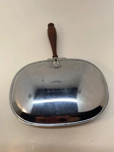 Vintage Silent Butler Krümelfänger 2 Löwen Armbrust Chrom Metall - Bild 1 von 5