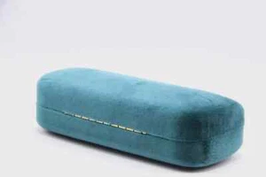 NEW GUCCI LARGE HARD CASE AUTHENTIC CLAMSHELL EYEGLASSES SUNGLASSES CASE CLOTH - Picture 1 of 3