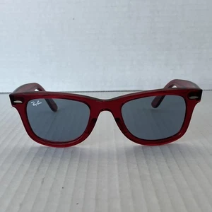 Ray-Ban Wayfarer RB2140 6614/56 50-22 150 2N rotes Gestell graue Gläser - Bild 1 von 10