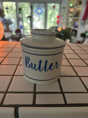 Vaso de mantequilla azul y blanco para contener agua para encimera Foto 1 de 4