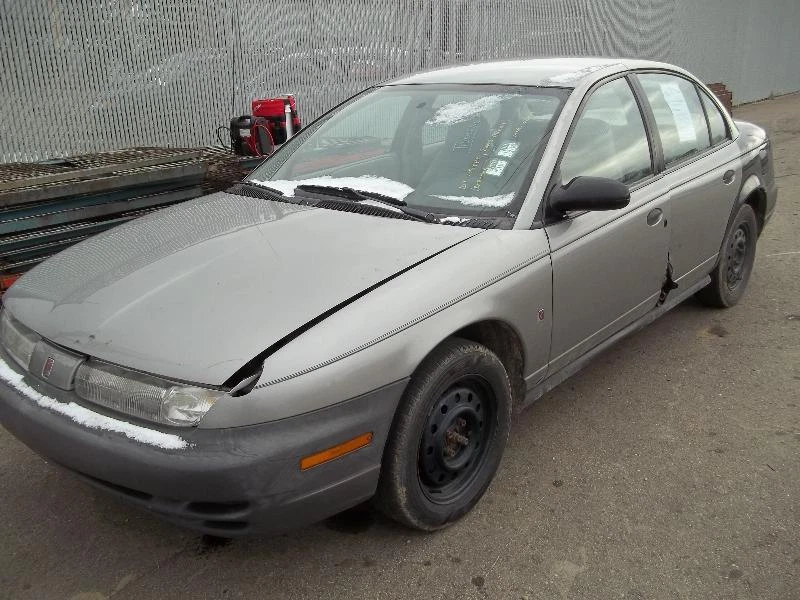 Used Radiator fits: 1998  Saturn s series MT Grade C Foto 1 de 4