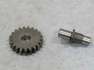 2000 1997-2020 HONDA XR650L STARTER IDLE GEAR SHAFT  "B" 28234-MAN-690 - Picture 1 of 1