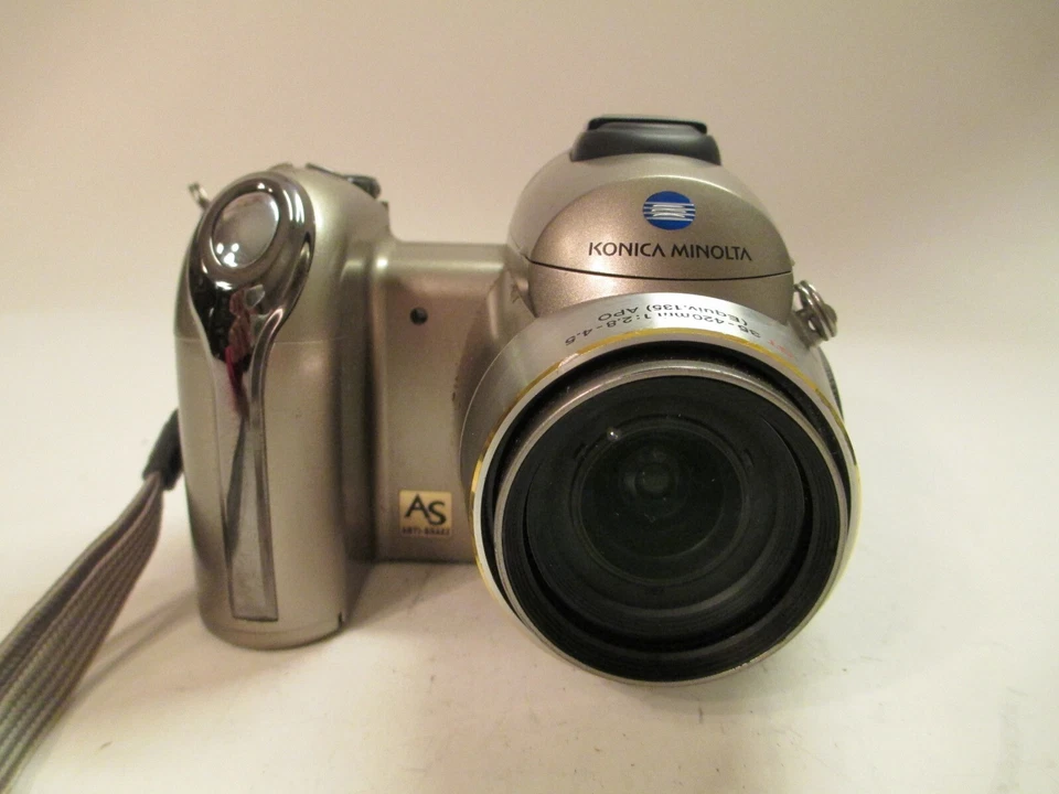 Cámara digital de imagen Konica Minolta Z6 6,0 MP 35-420 mm anti-vibración ¡FUNCIONA MUY BIEN@! Foto 1 de 4