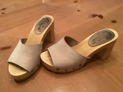VINTAGE CANDIES SZ 5 "DEMI" SUEDE PLATFORM SANDALS MADE IN ITALY **GOOD COND.** - Image 1 of 4