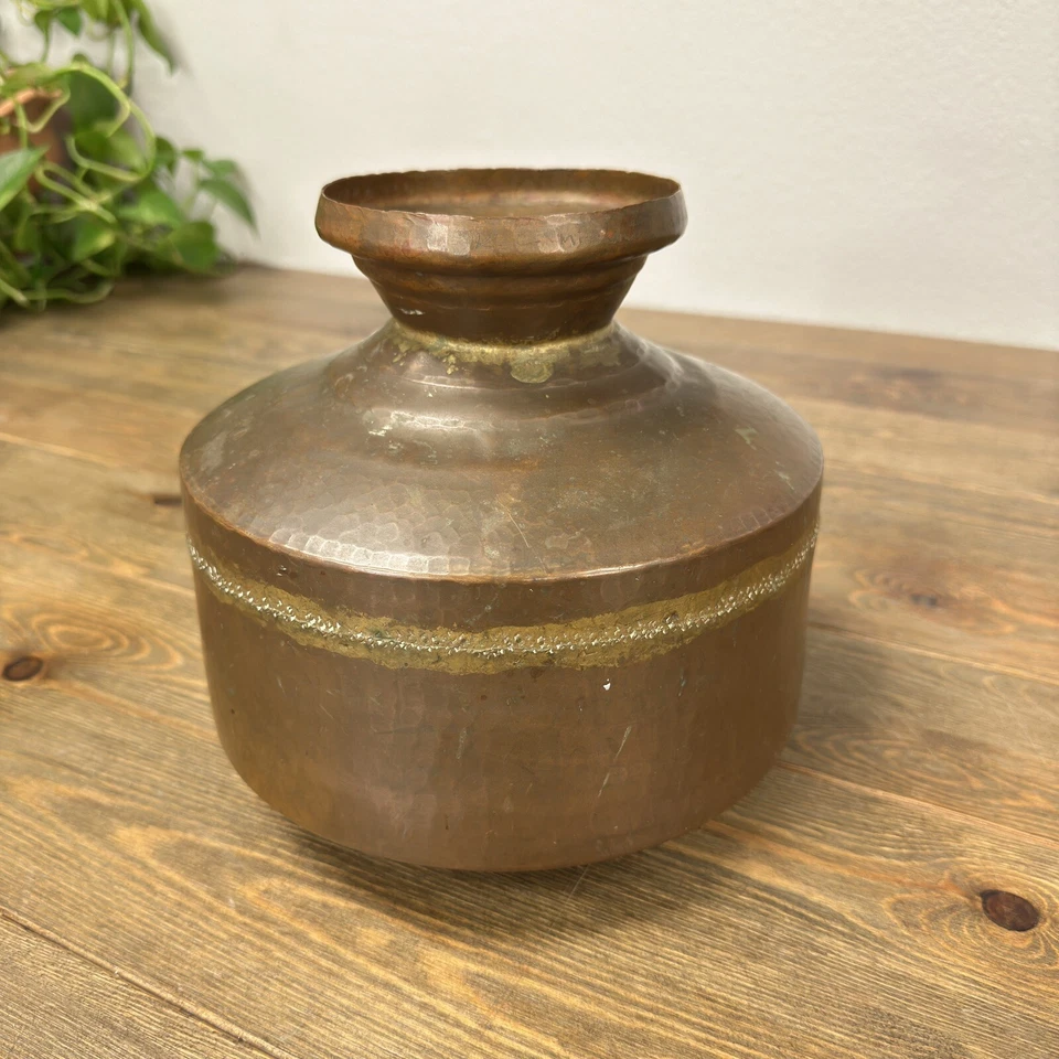 Antique Brass Round Bottom Water Pot Matka Lota Hammered Hand Crafted 1.R mark - Image 1 of 4