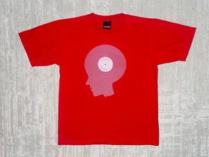 Camisa Roja Cabeza DJ Tocadiscos Panasonic Vintage TECHNICS USADA M por UNFLEDGED - Imagen 1 de 17