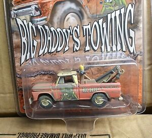 JOHNNY LIGHTNING 1965 CHEVY TOW TRUCK BIG DADDYS TOWING RAT FINK 1/64 JLCP7377
