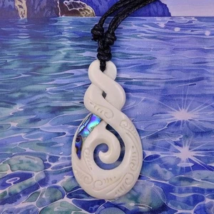 Maori Pikorua Twist Pendant Necklace New Zealand Symbol of Unity, Love - Imagen 1 de 3