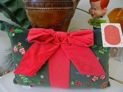 POTTERY BARN TEEN RIFLE PAPER CO GREEN CHRISTMAS PRESENT EMBROIDERED PILLOW RARE - Image 1 of 4