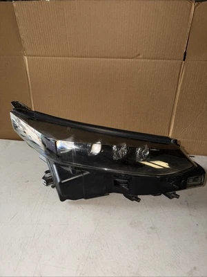 Faro LED Rh 2016 2017 2018 2019 2020 Toyota Mirai usado OEM Foto 1 de 4