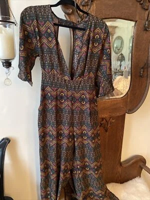 NWT Olivaceous Women Gaucho  JUMPSUIT AZTEC FLAME STITCH  Size M PLUNGE NECK - Imagem 1 de 4