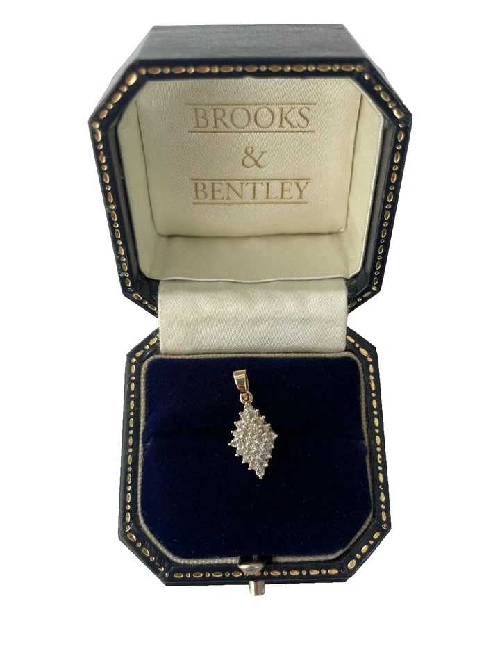 Diamond Cluster Pendant in 9ct Gold Diamond Shape Cluster Diamond Gold Pendant - Image 1 of 4